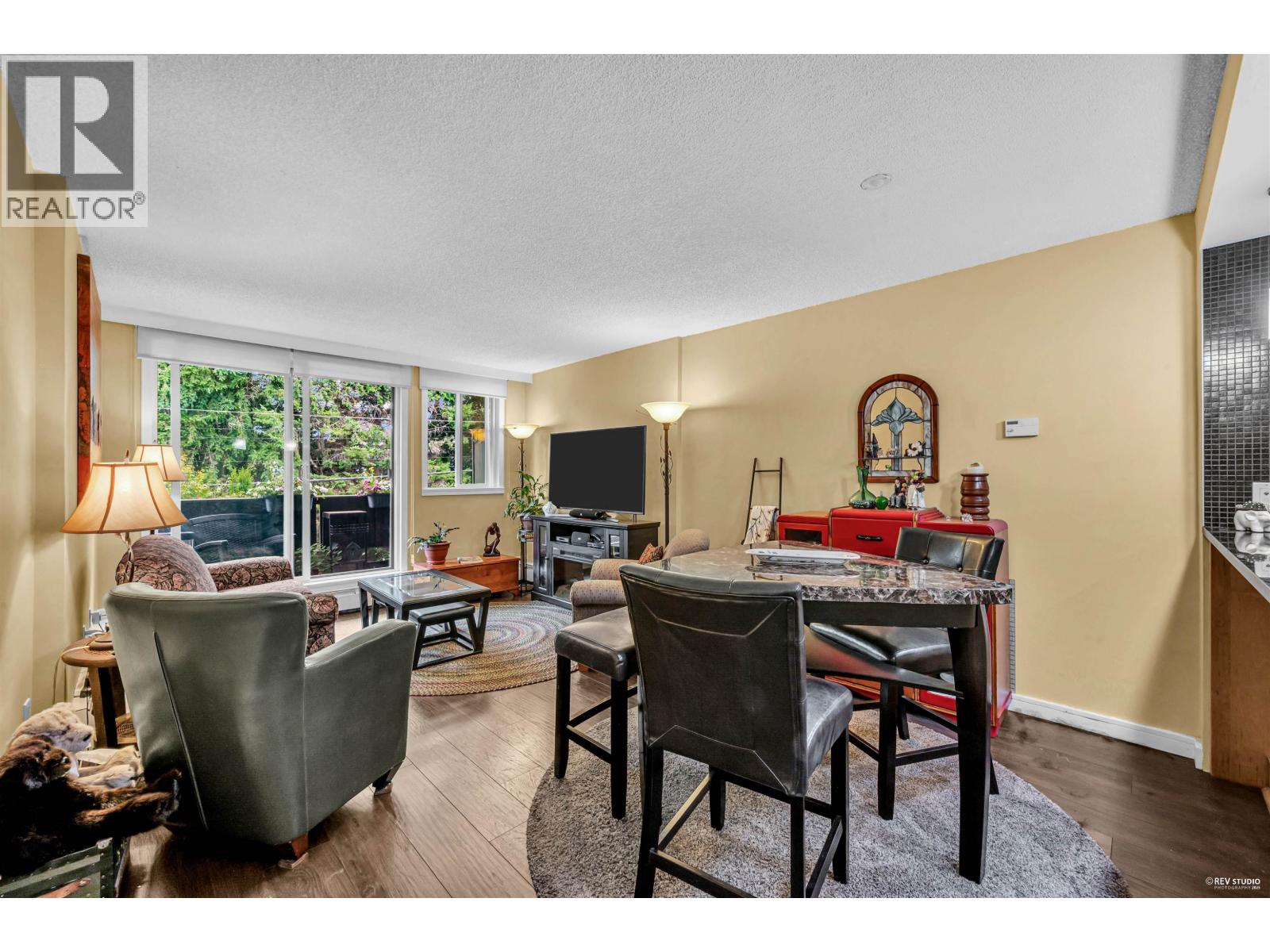 Photo 14 of 203 1867 W 3rd Avenue, Vancouver BC