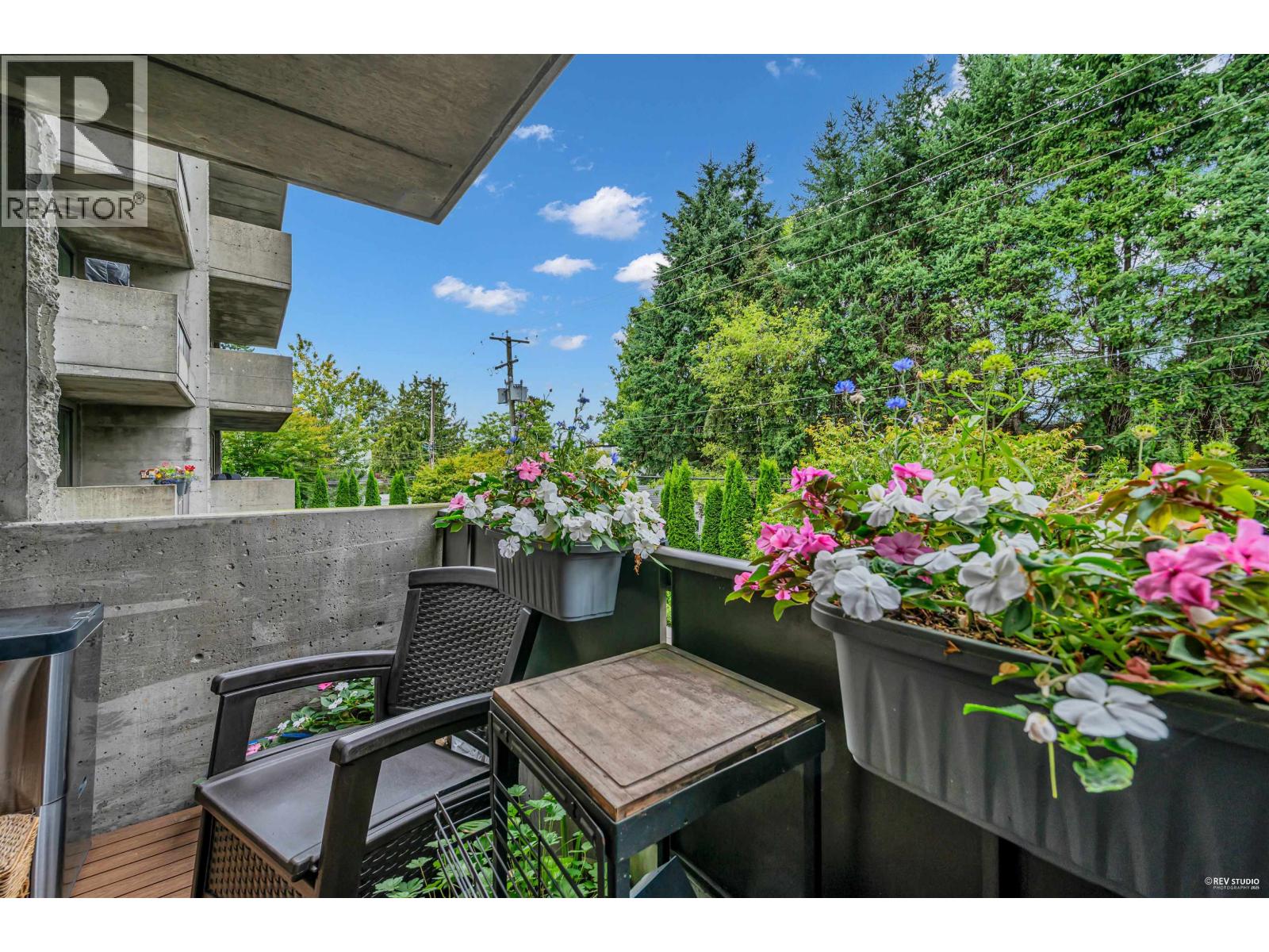 Photo 17 of 203 1867 W 3rd Avenue, Vancouver BC