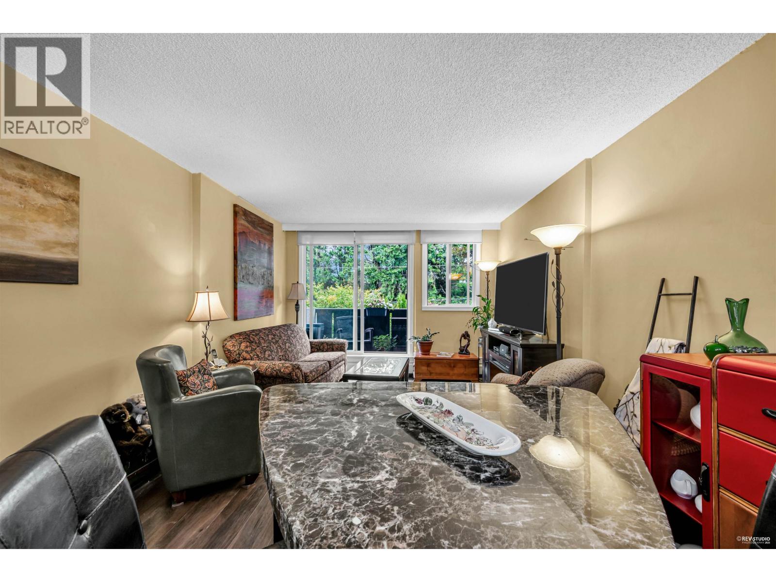 Photo 8 of 203 1867 W 3rd Avenue, Vancouver BC