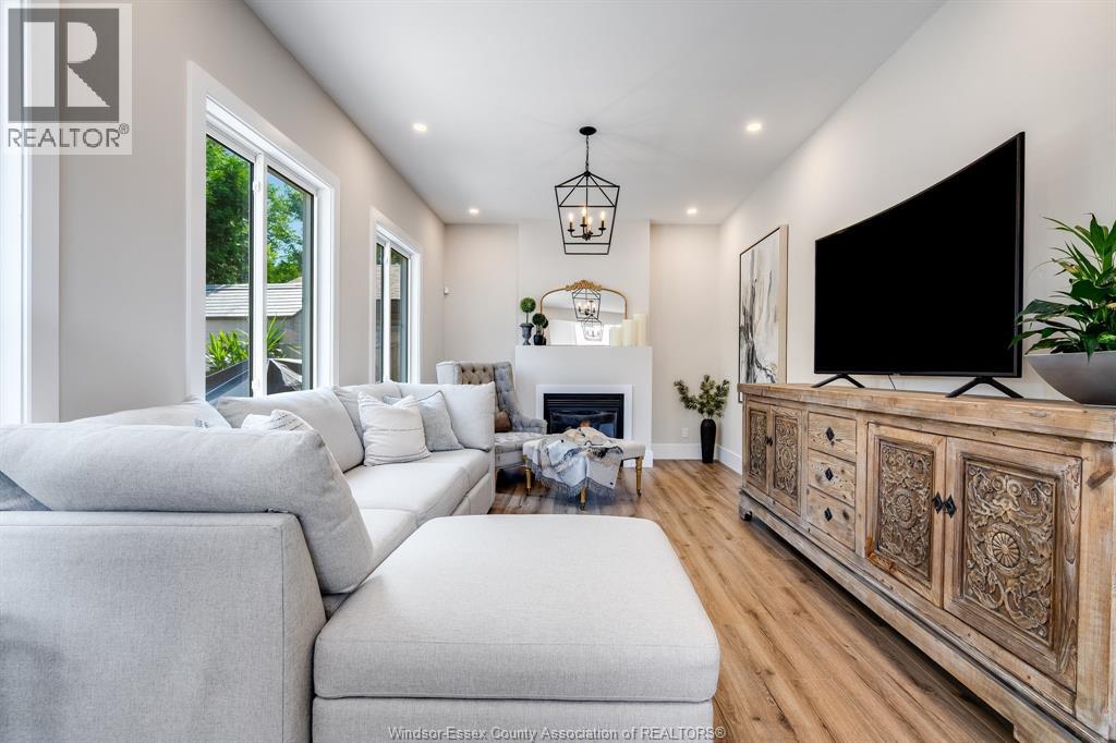 Photo 12 of 533 Morand Street, Windsor ON