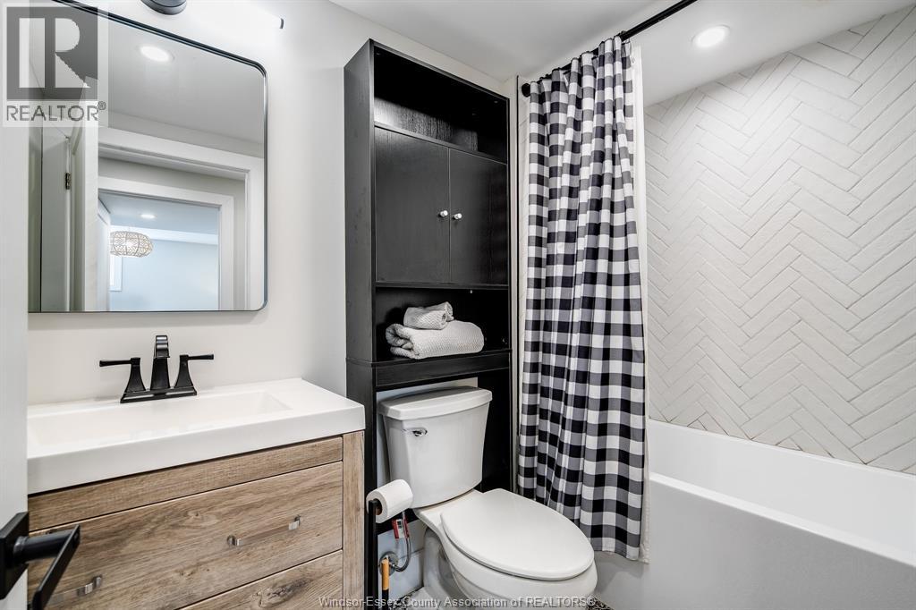 Photo 47 of 533 Morand Street, Windsor ON