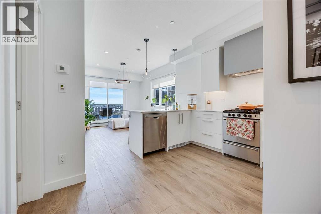 Photo 3 of 402 8230 Broadcast Avenue, Calgary AB