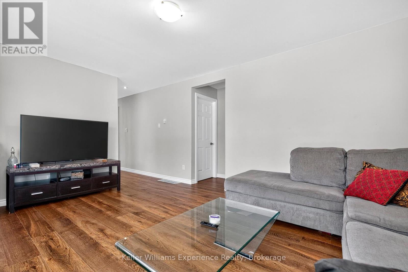 Photo 13 of 26 Richelieu Street, Penetanguishene ON