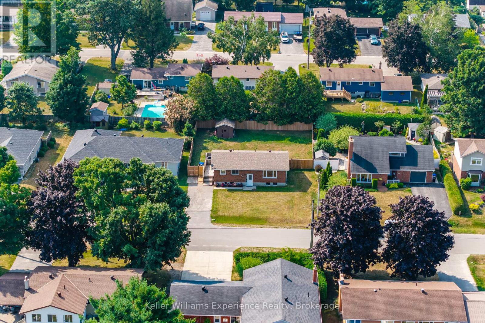 Photo 3 of 26 Richelieu Street, Penetanguishene ON