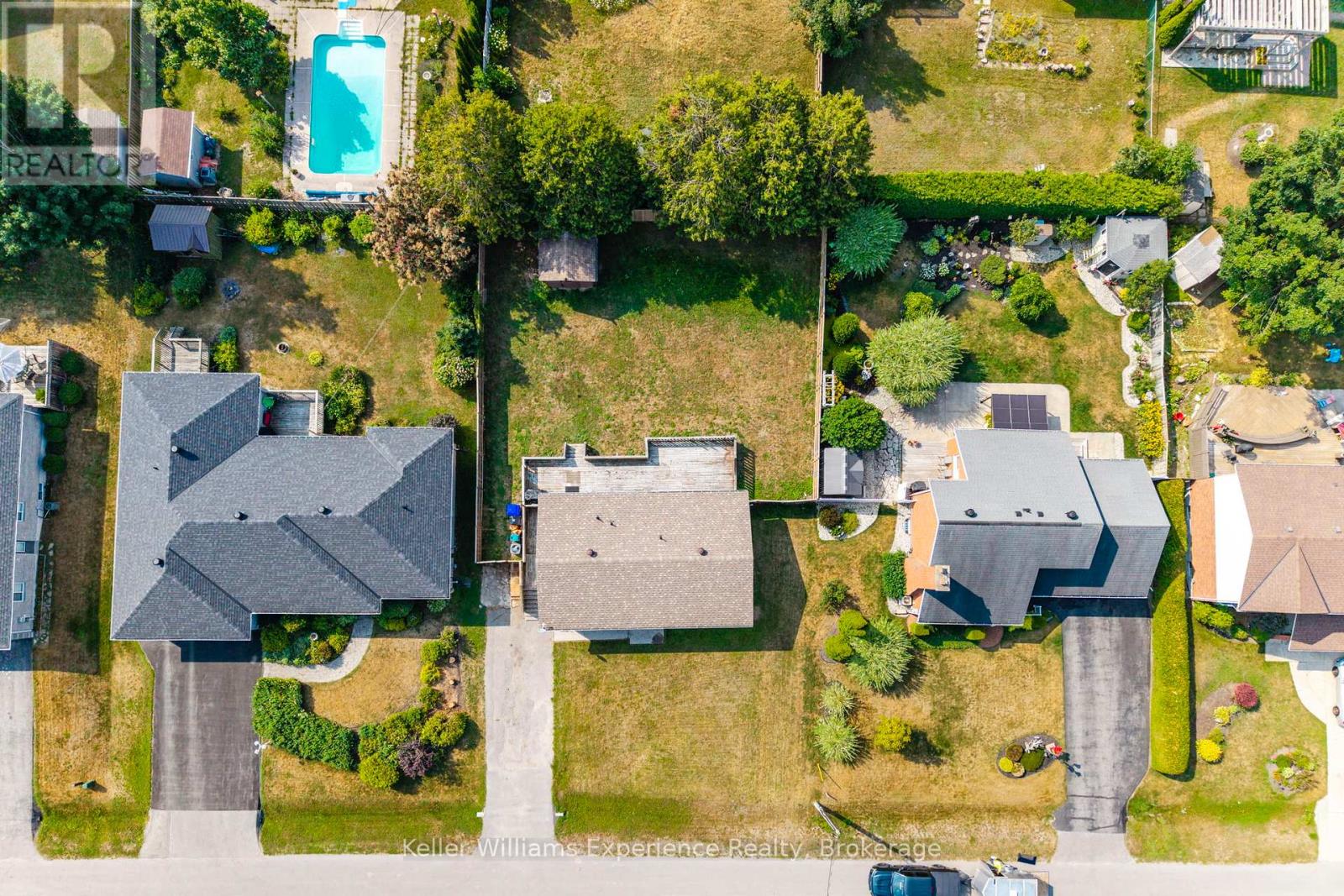 Photo 4 of 26 Richelieu Street, Penetanguishene ON