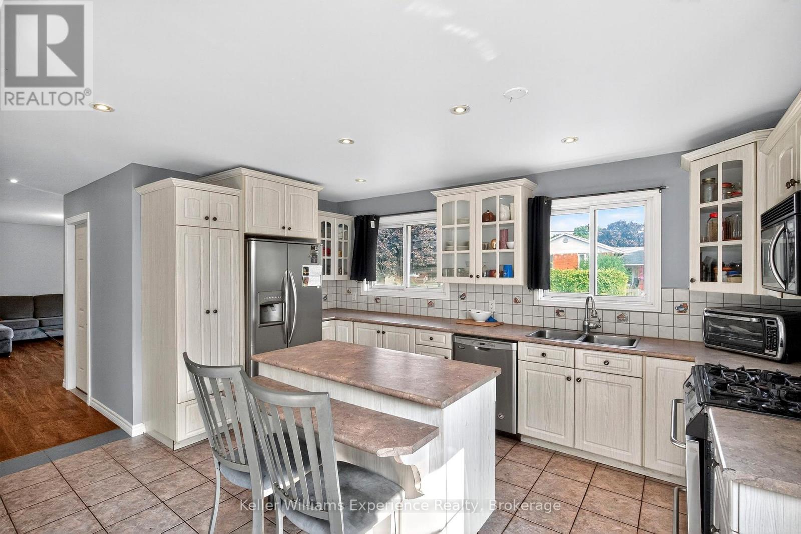 Photo 8 of 26 Richelieu Street, Penetanguishene ON