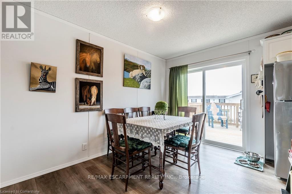 Photo 11 of 17 Bent Willow Court, Haldimand ON