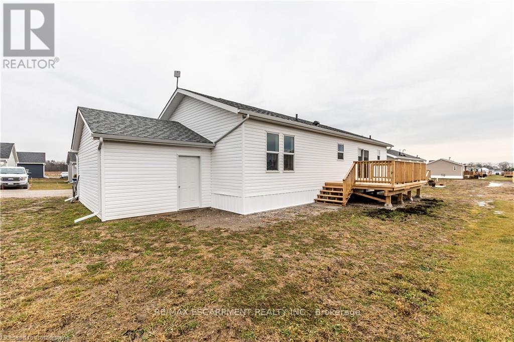 Photo 21 of 17 Bent Willow Court, Haldimand ON