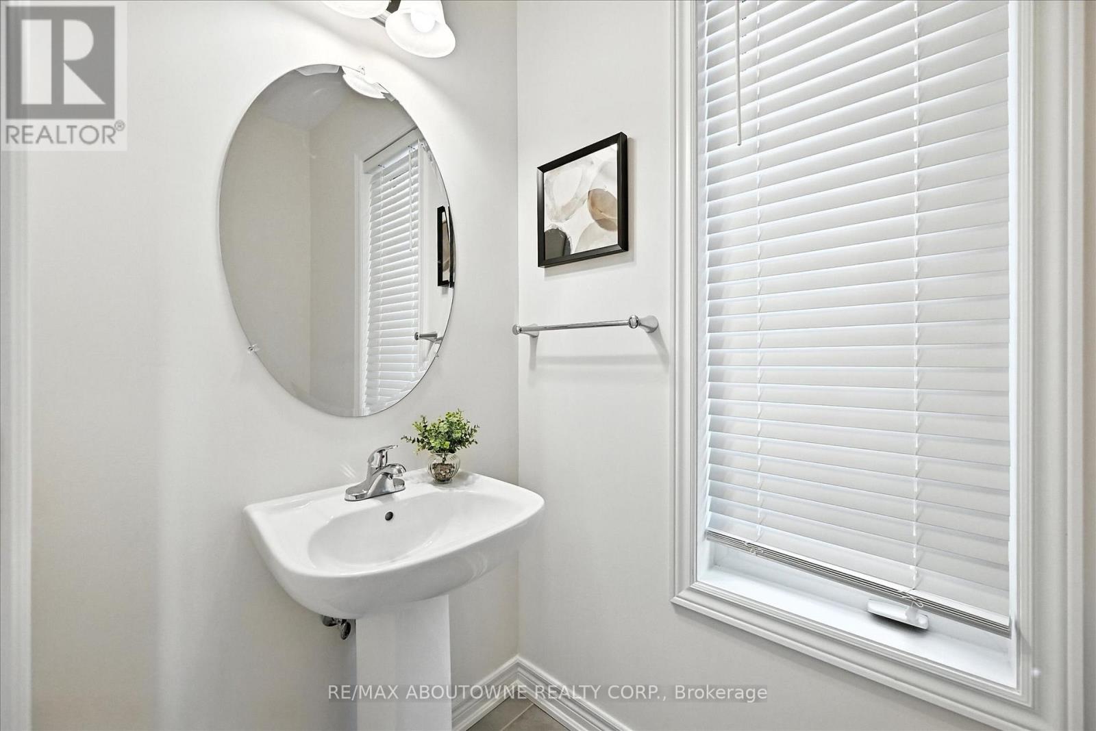 Photo 12 of 353 Raymond Road, Hamilton ON