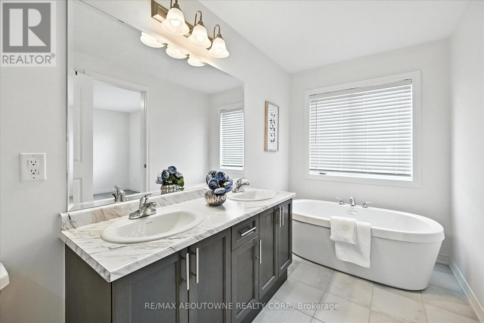 Photo 14 of 353 Raymond Road, Hamilton ON