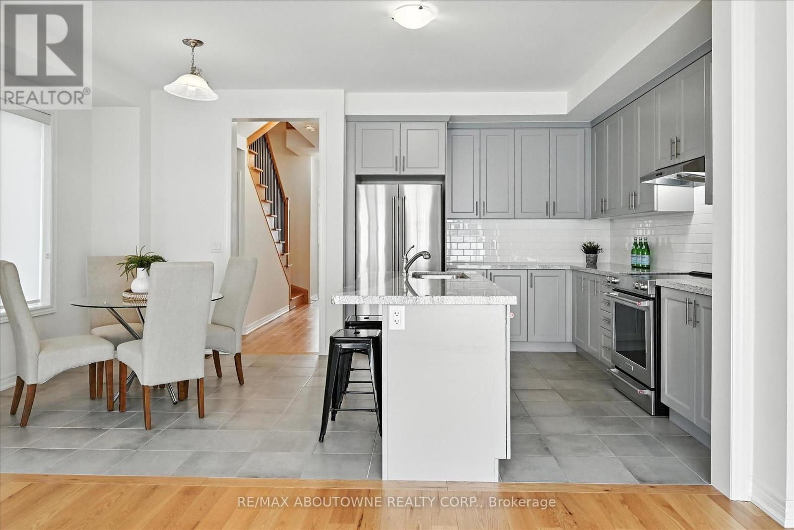Photo 4 of 353 Raymond Road, Hamilton ON
