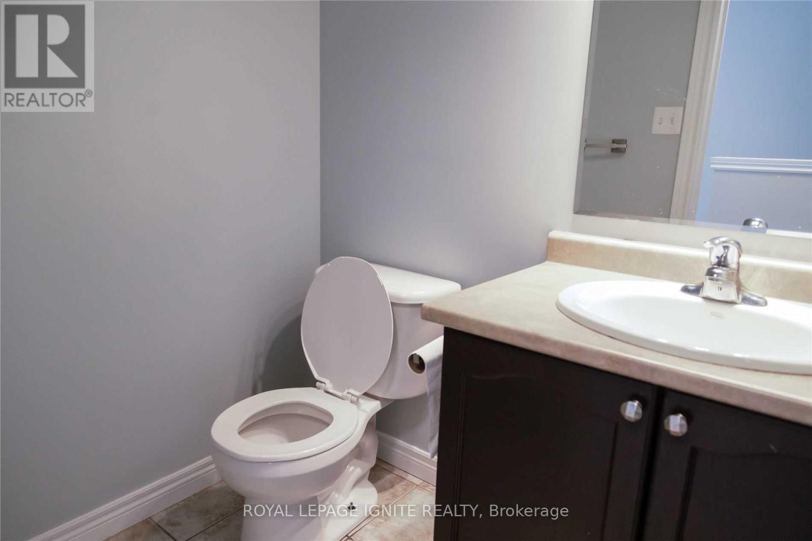 Photo 12 of 36 B 15 Carere Crescent, Guelph ON