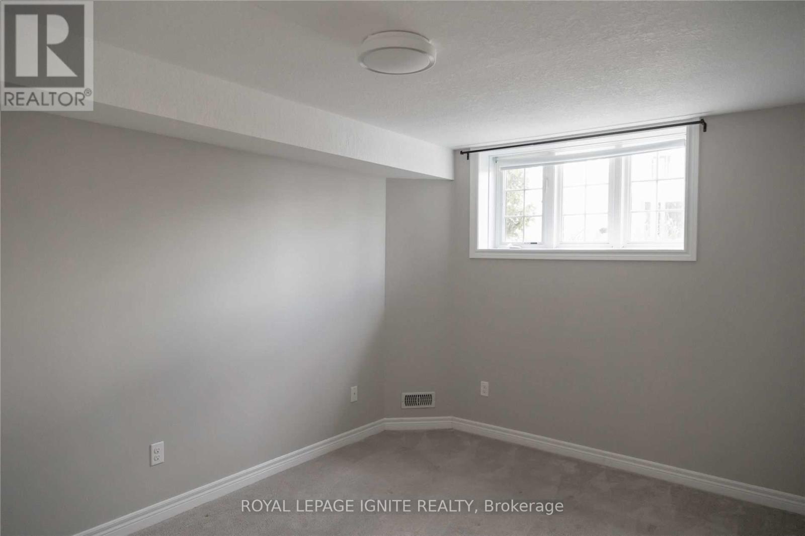 Photo 15 of 36 B 15 Carere Crescent, Guelph ON
