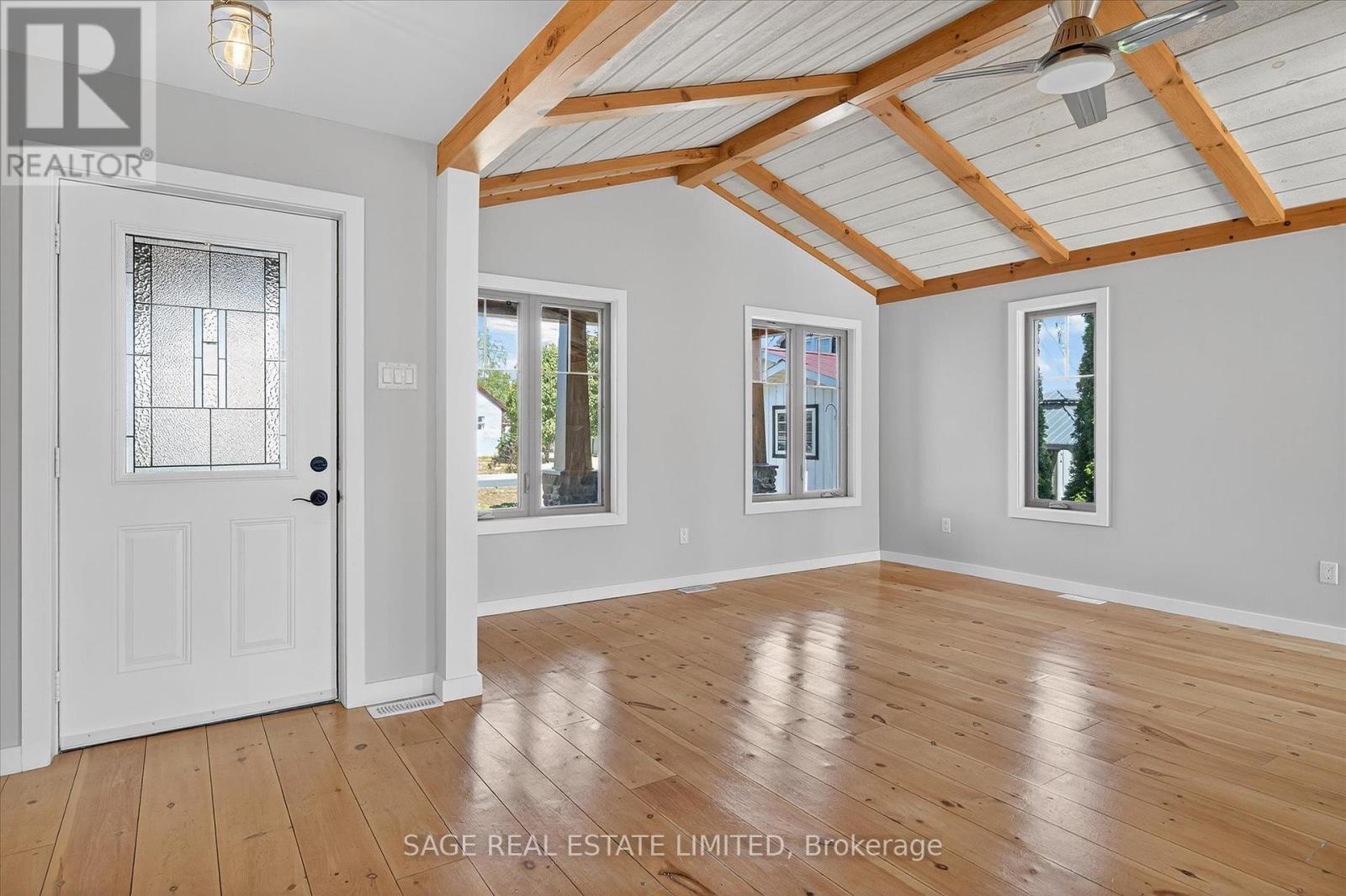Photo 3 of 69 Helen Street, Kawartha Lakes ON