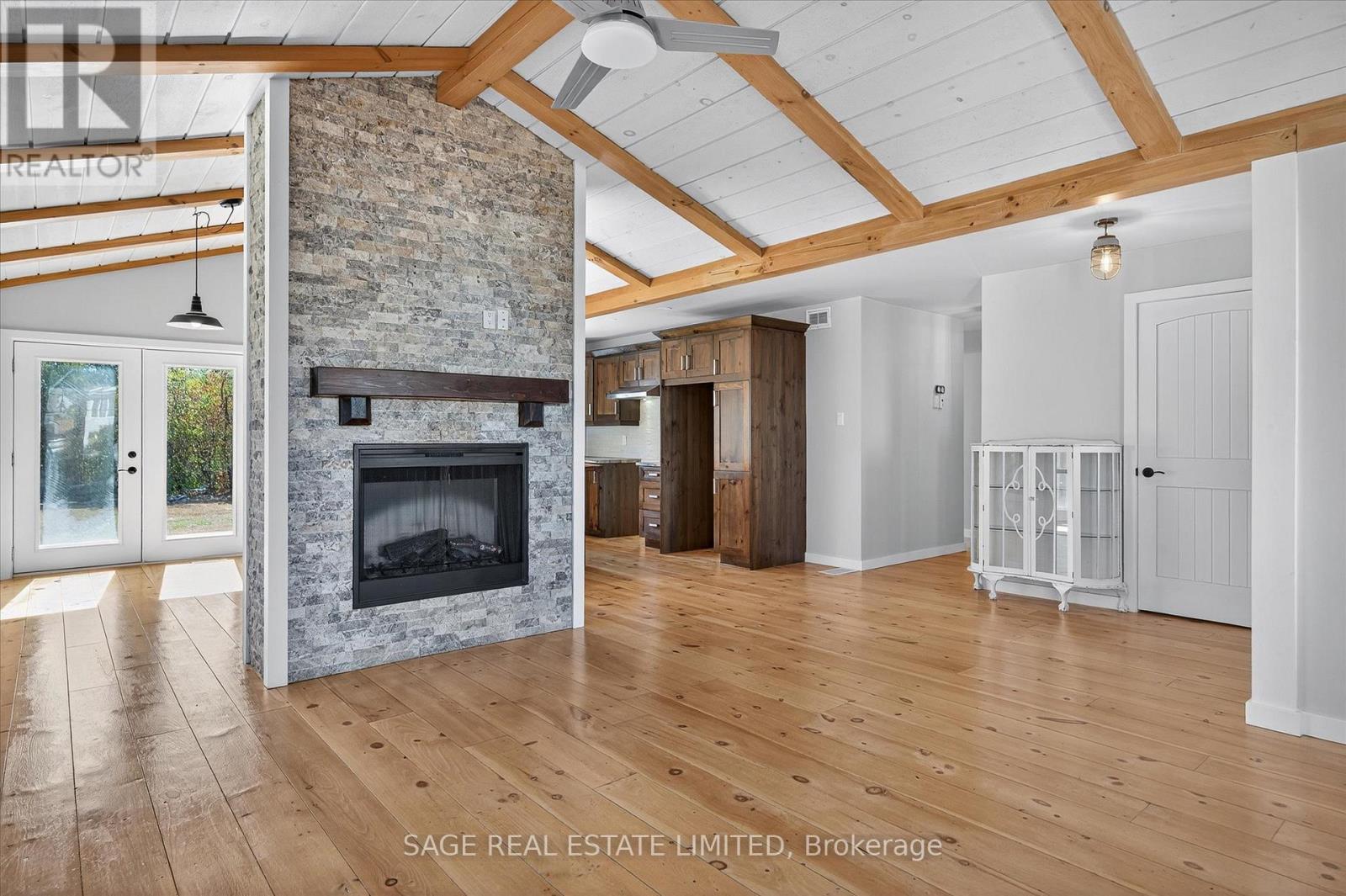 Photo 5 of 69 Helen Street, Kawartha Lakes ON