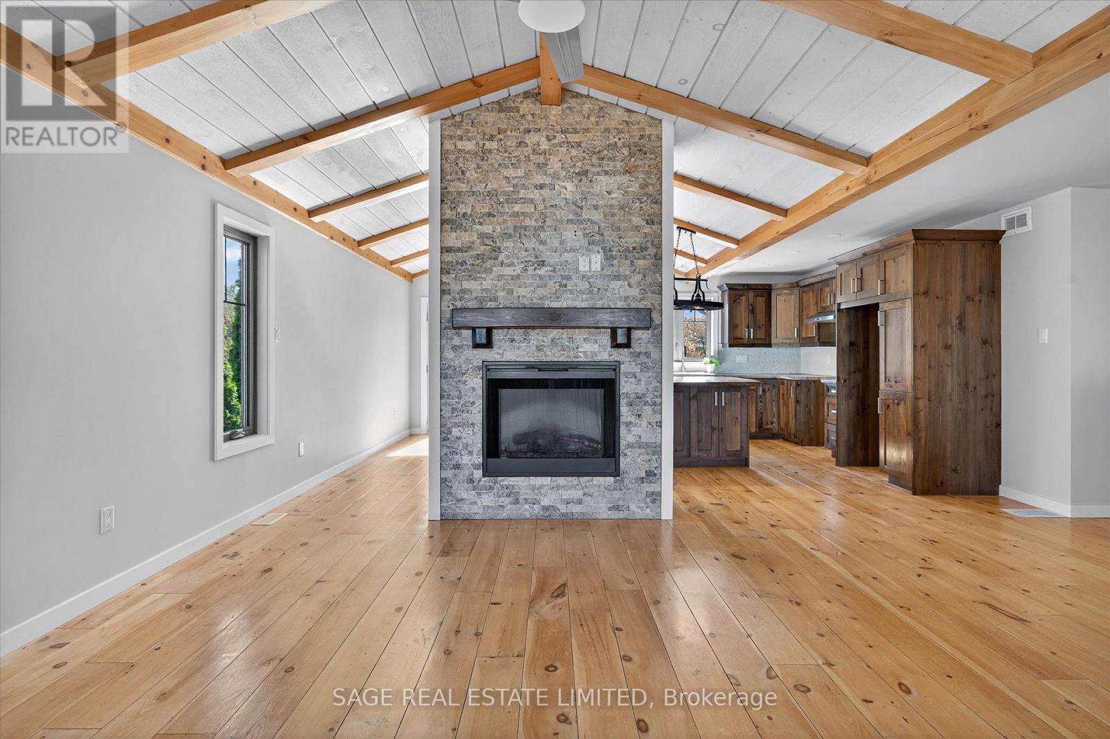 Photo 6 of 69 Helen Street, Kawartha Lakes ON