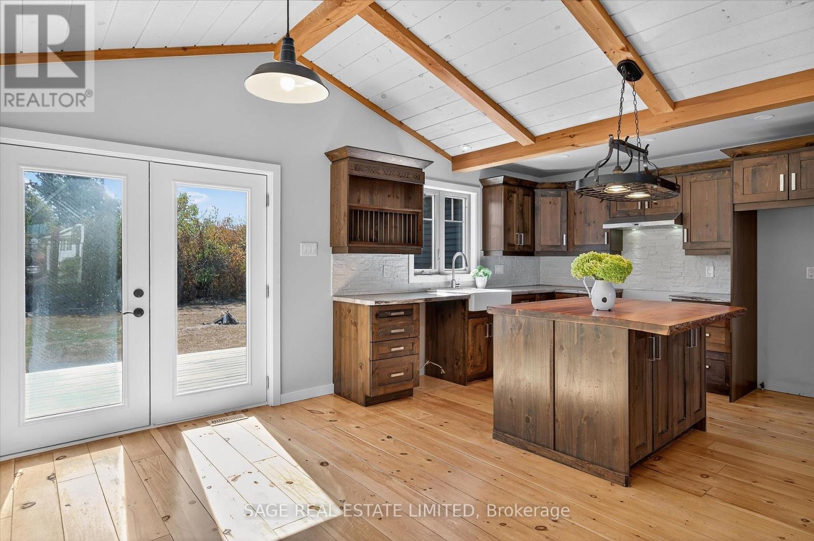 Photo 7 of 69 Helen Street, Kawartha Lakes ON