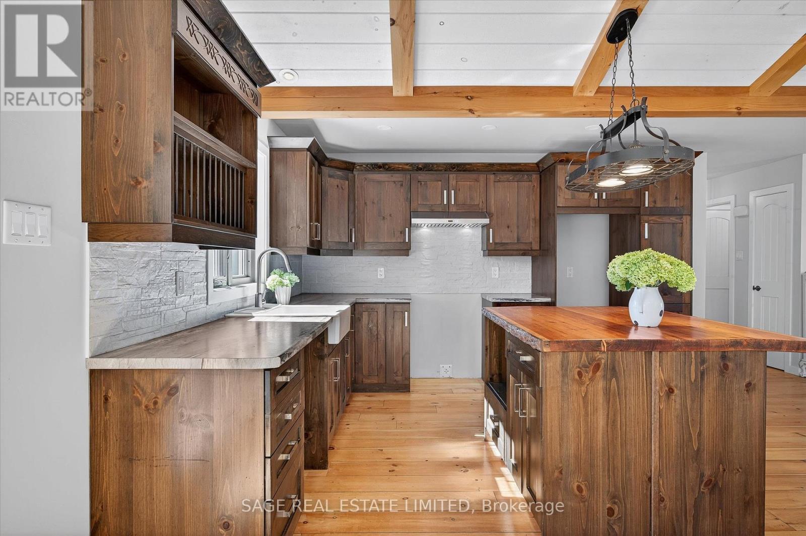 Photo 9 of 69 Helen Street, Kawartha Lakes ON