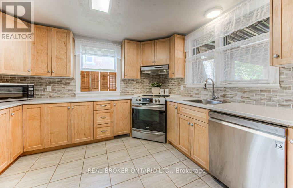Photo 10 of 76 Brentwood Avenue, Kitchener ON