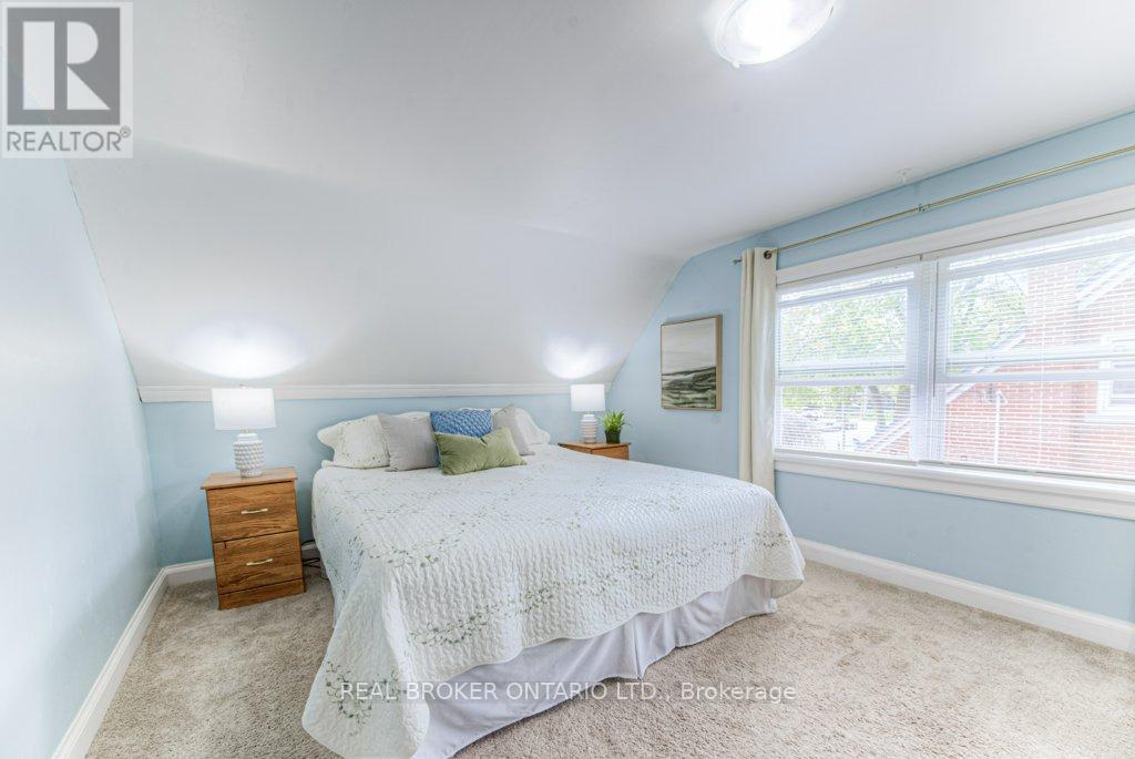 Photo 18 of 76 Brentwood Avenue, Kitchener ON