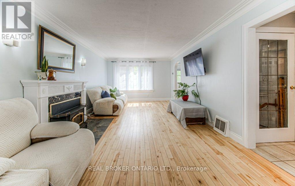 Photo 2 of 76 Brentwood Avenue, Kitchener ON