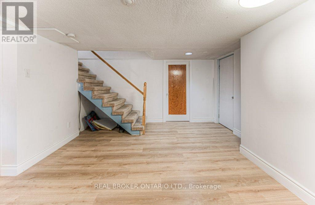 Photo 23 of 76 Brentwood Avenue, Kitchener ON