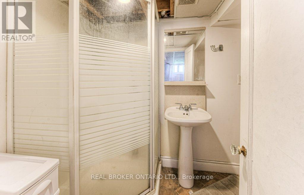 Photo 25 of 76 Brentwood Avenue, Kitchener ON