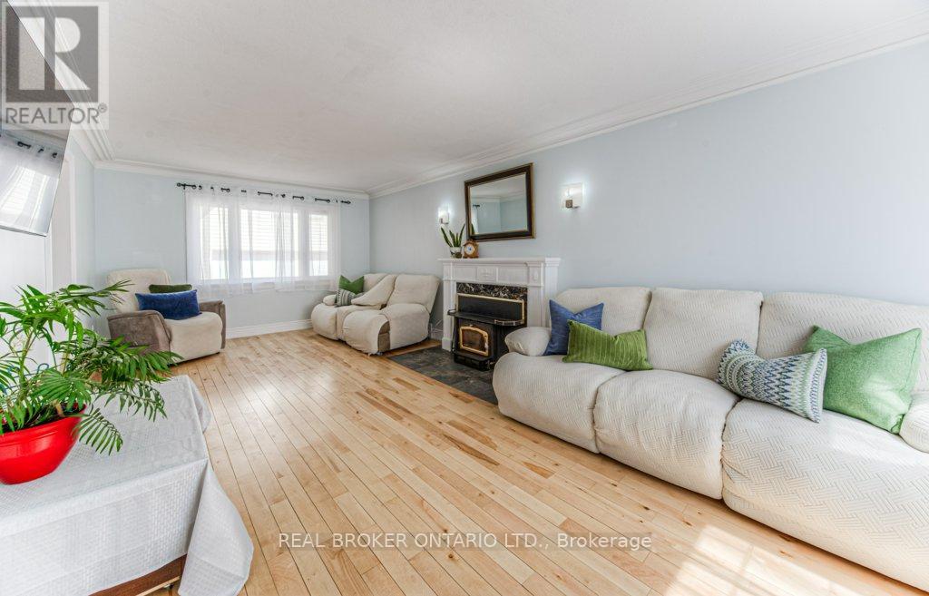 Photo 4 of 76 Brentwood Avenue, Kitchener ON