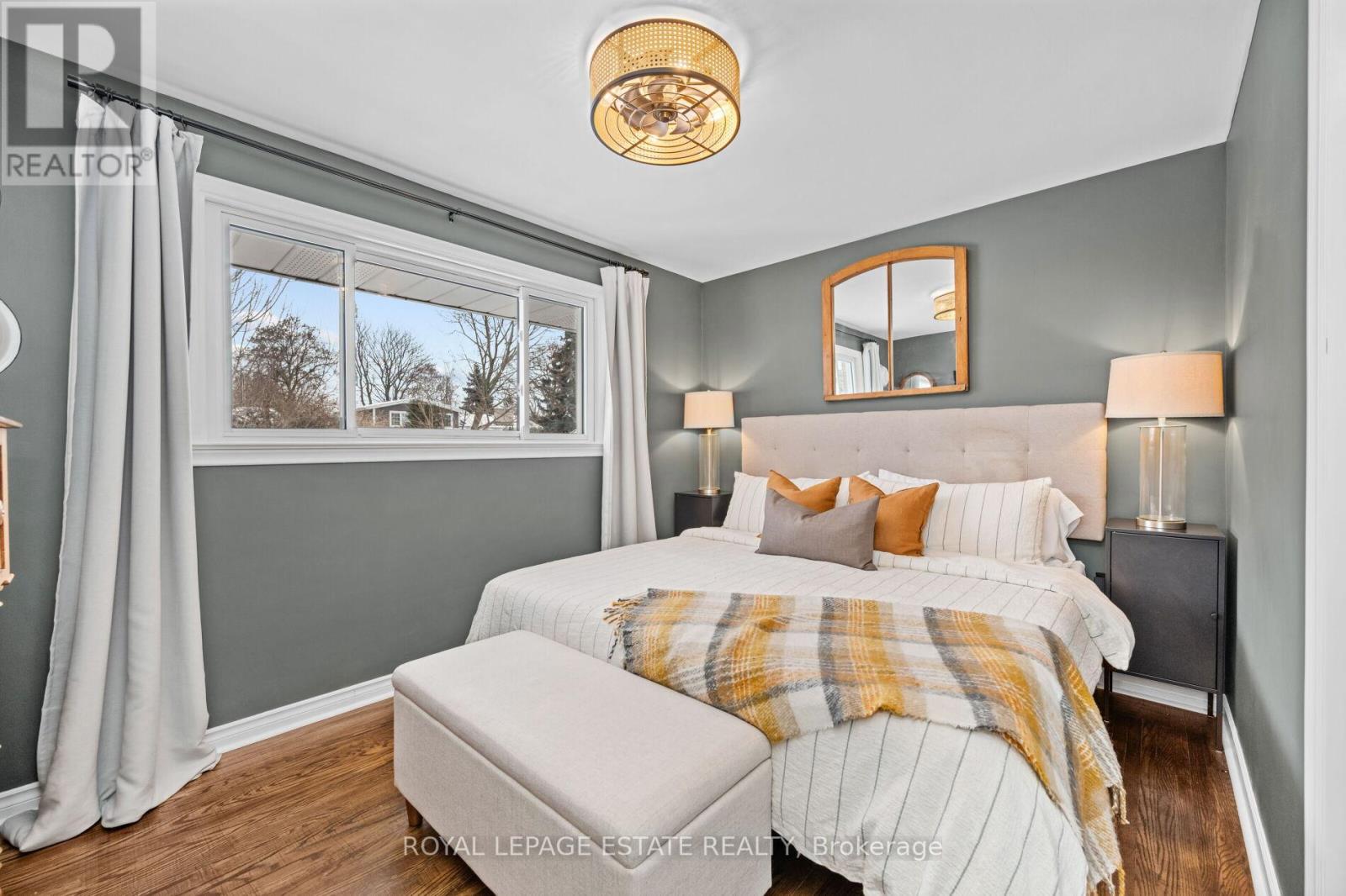 Photo 13 of 111 Leitch Drive, Grimsby ON