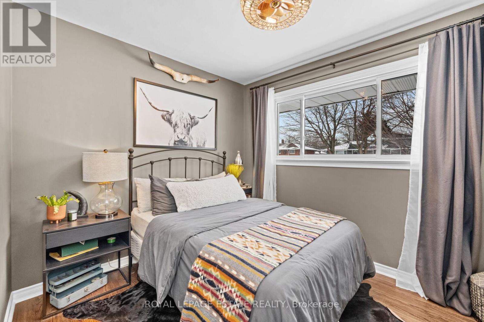 Photo 16 of 111 Leitch Drive, Grimsby ON