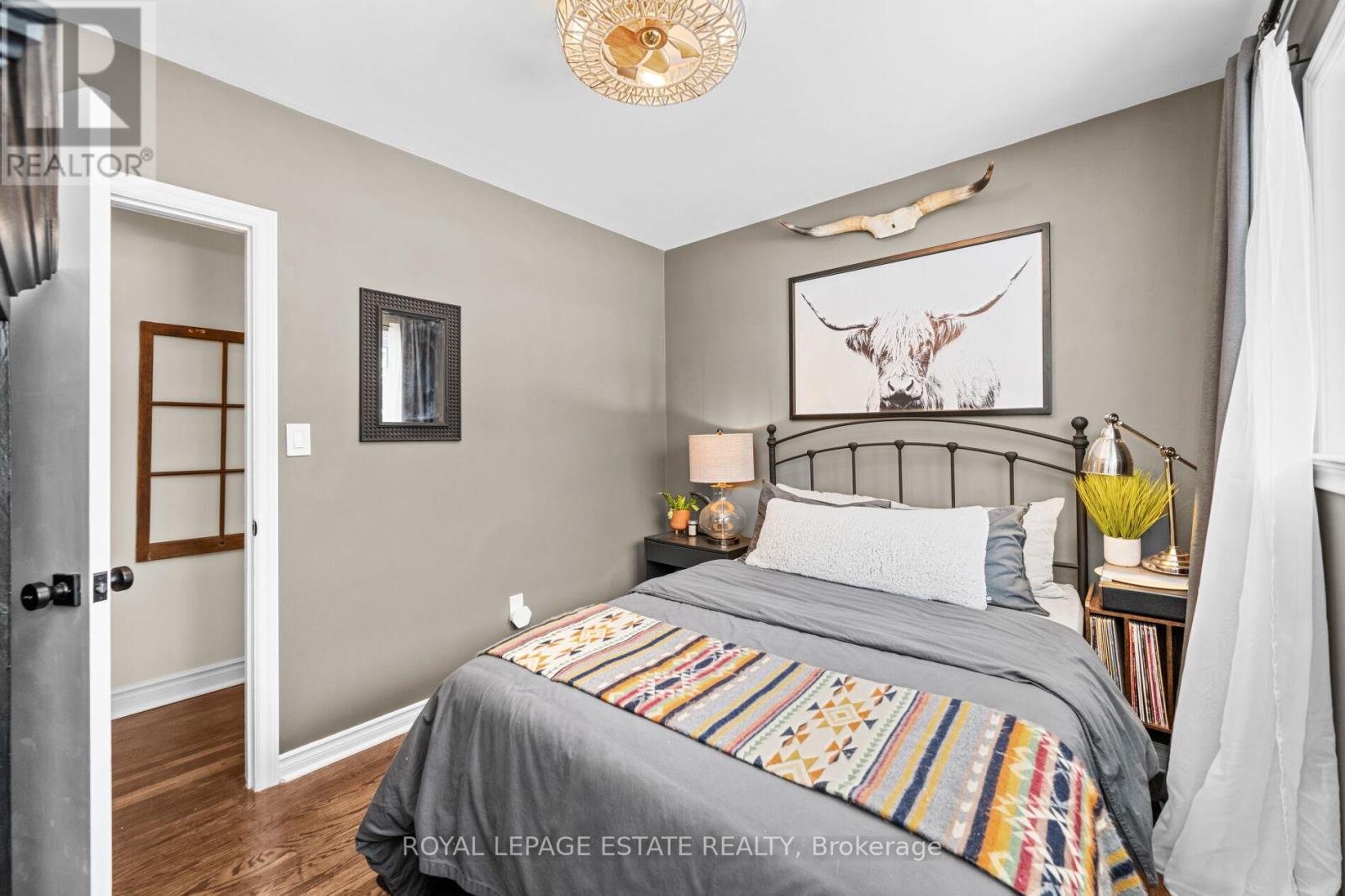 Photo 17 of 111 Leitch Drive, Grimsby ON