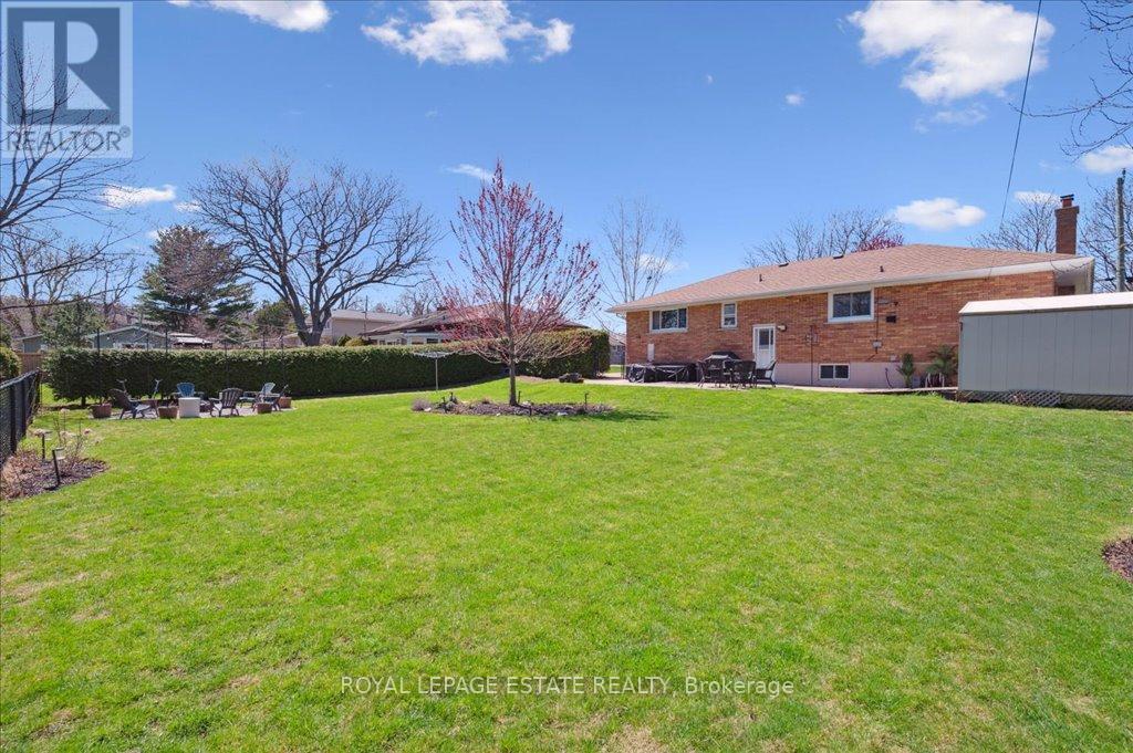 Photo 24 of 111 Leitch Drive, Grimsby ON