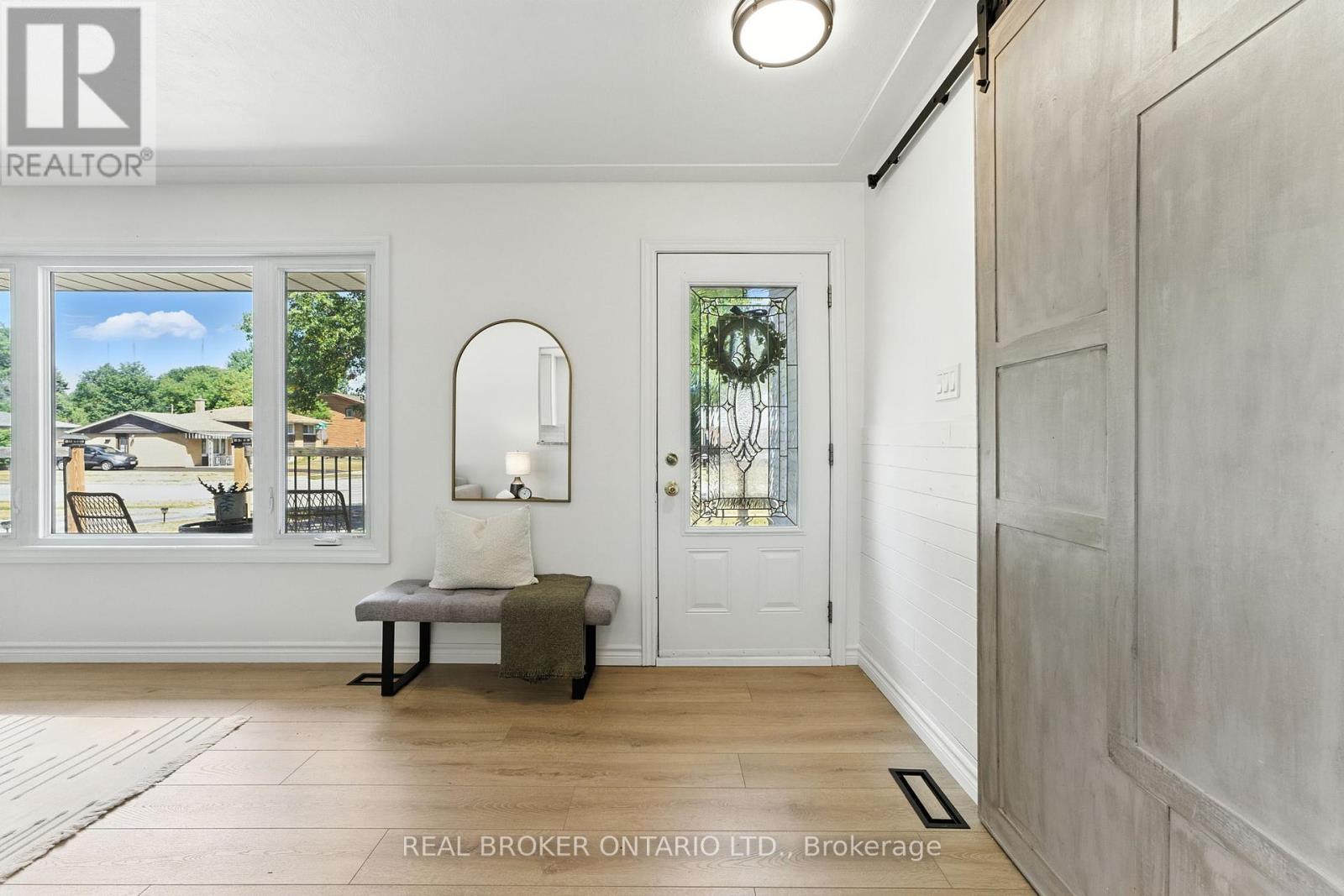 Photo 7 of 54 Gail Street, Cambridge ON
