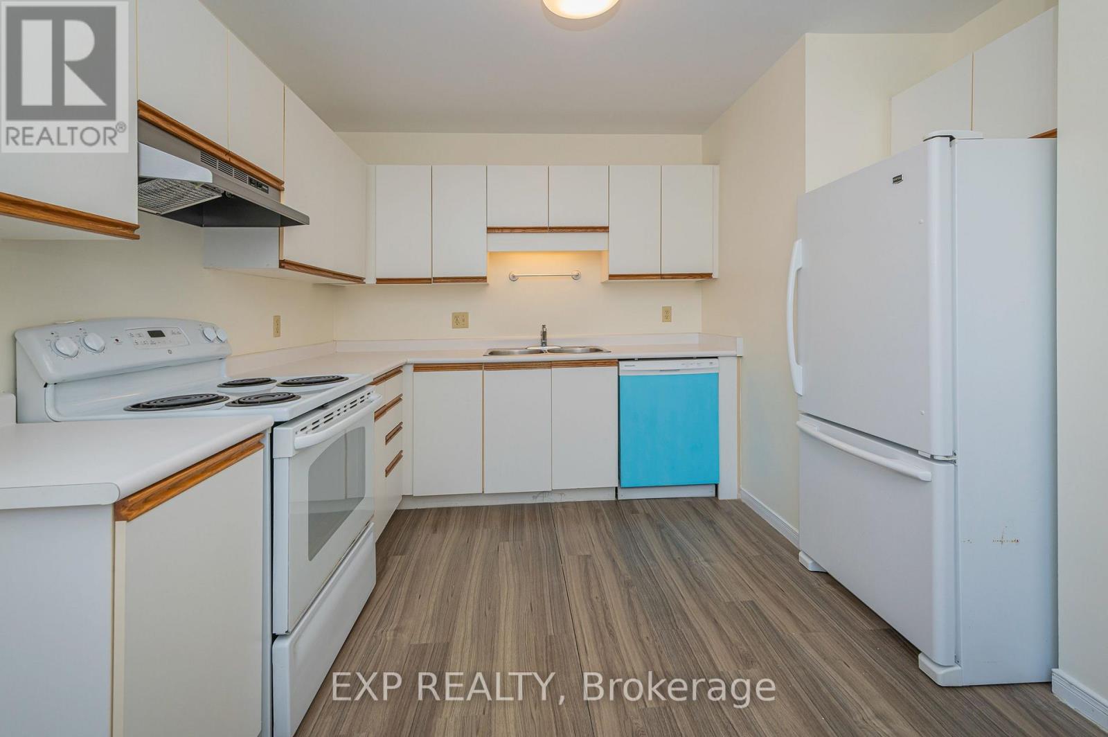 Photo 15 of 8 250 Keats Way, Waterloo ON
