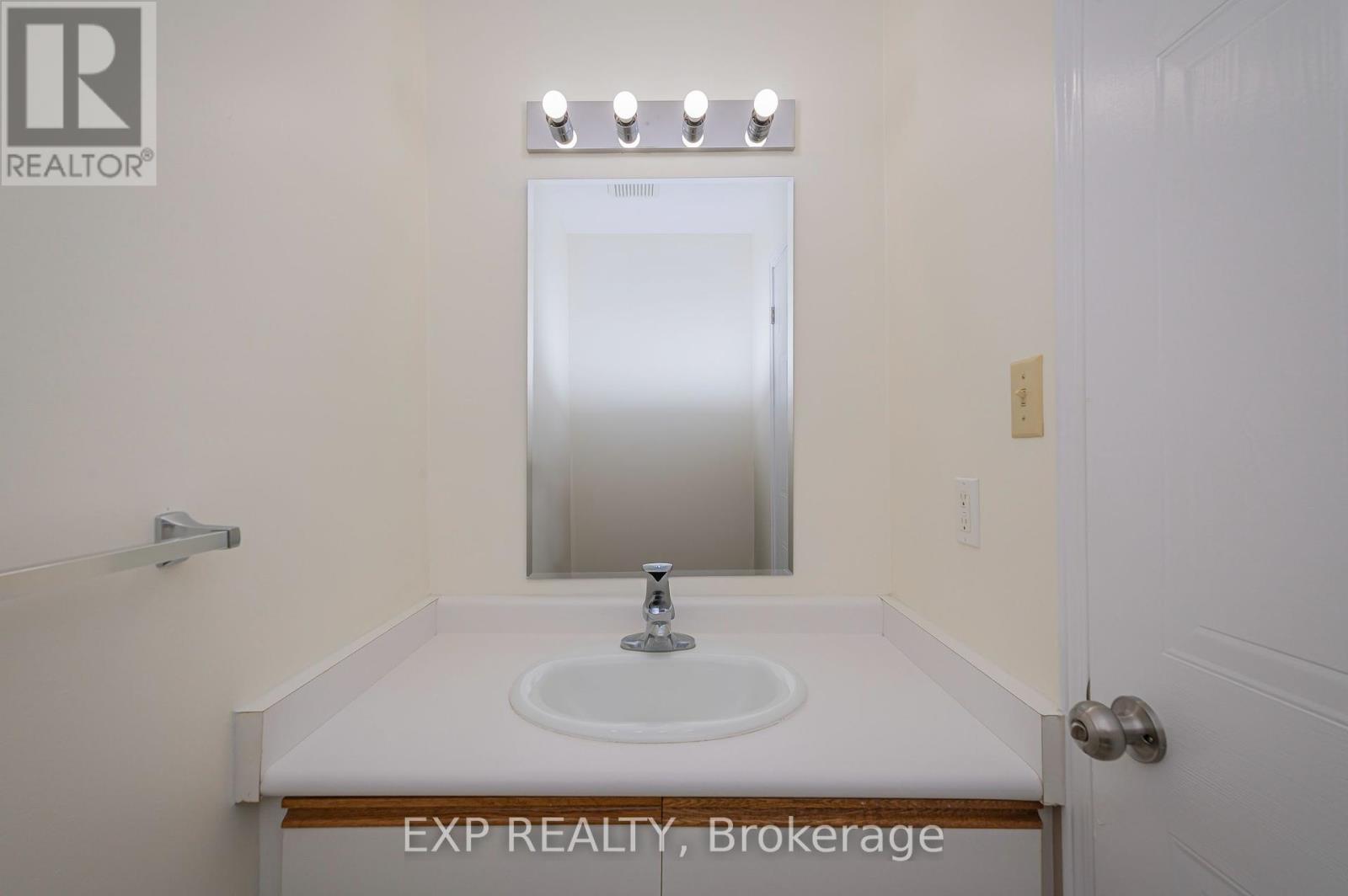 Photo 18 of 8 250 Keats Way, Waterloo ON
