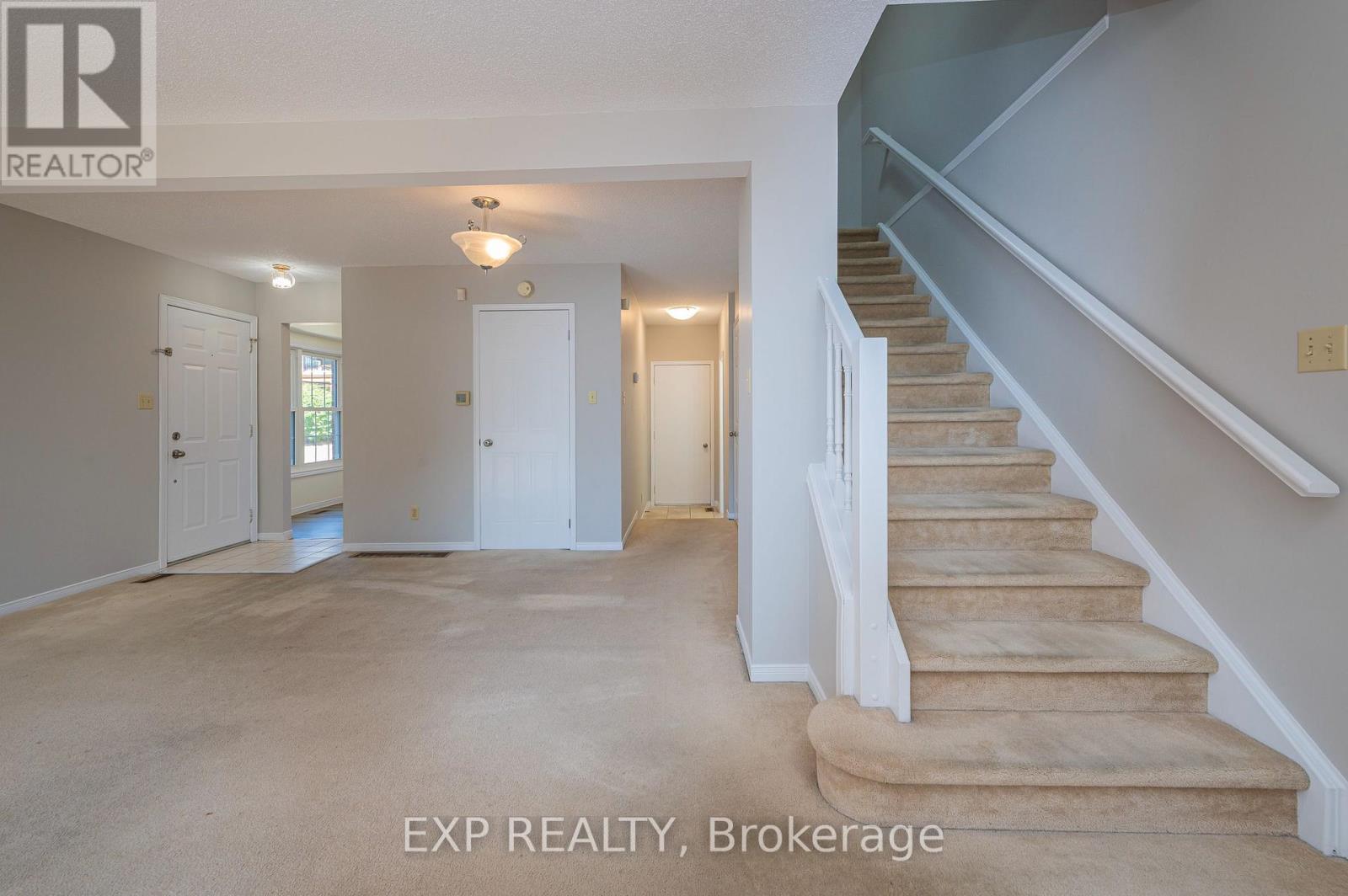 Photo 7 of 8 250 Keats Way, Waterloo ON