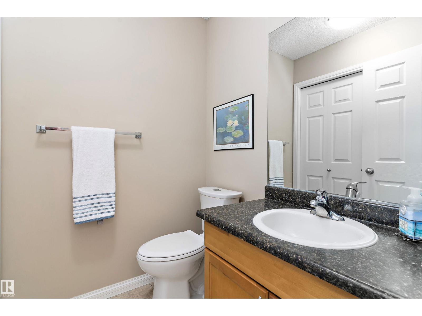 Photo 11 of 112 Castle Dr Nw, Edmonton AB