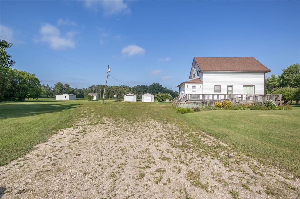 Photo 33 of 7098 64 E Road, Piney Rm MB