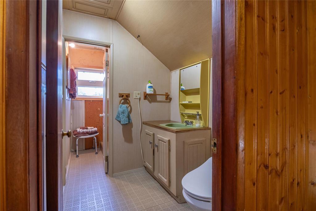 Photo 16 of 7098 64 E Road, Piney Rm MB