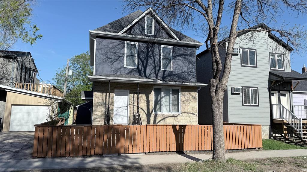 Photo 6 of 587 Langside Street, Winnipeg MB