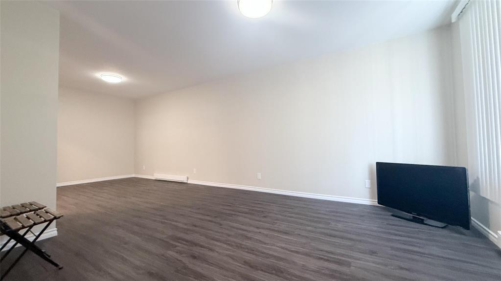 Photo 10 of 587 Langside Street, Winnipeg MB