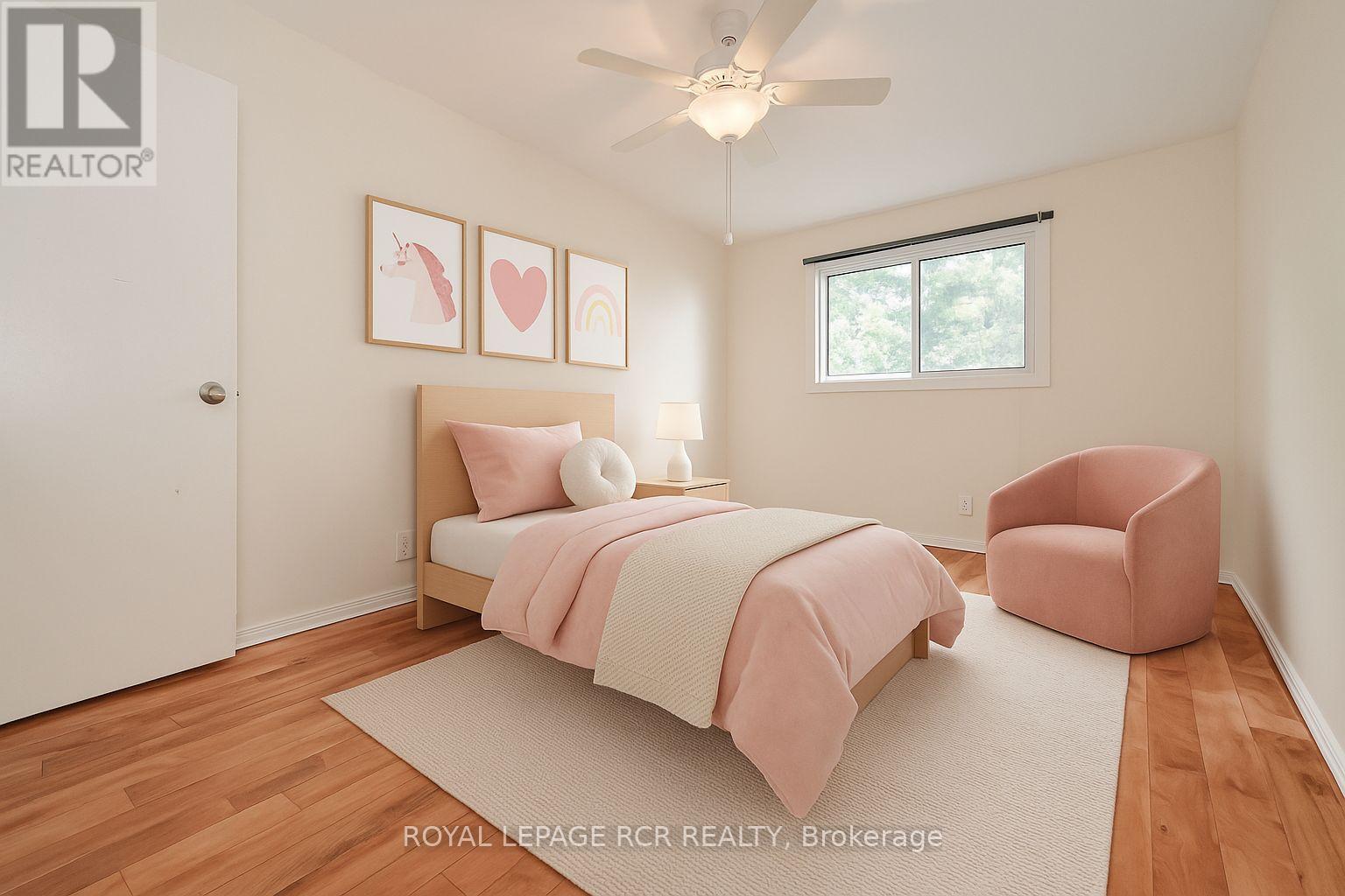 Photo 3 of 442 Britannia Avenue, Bradford West Gwillimbury ON