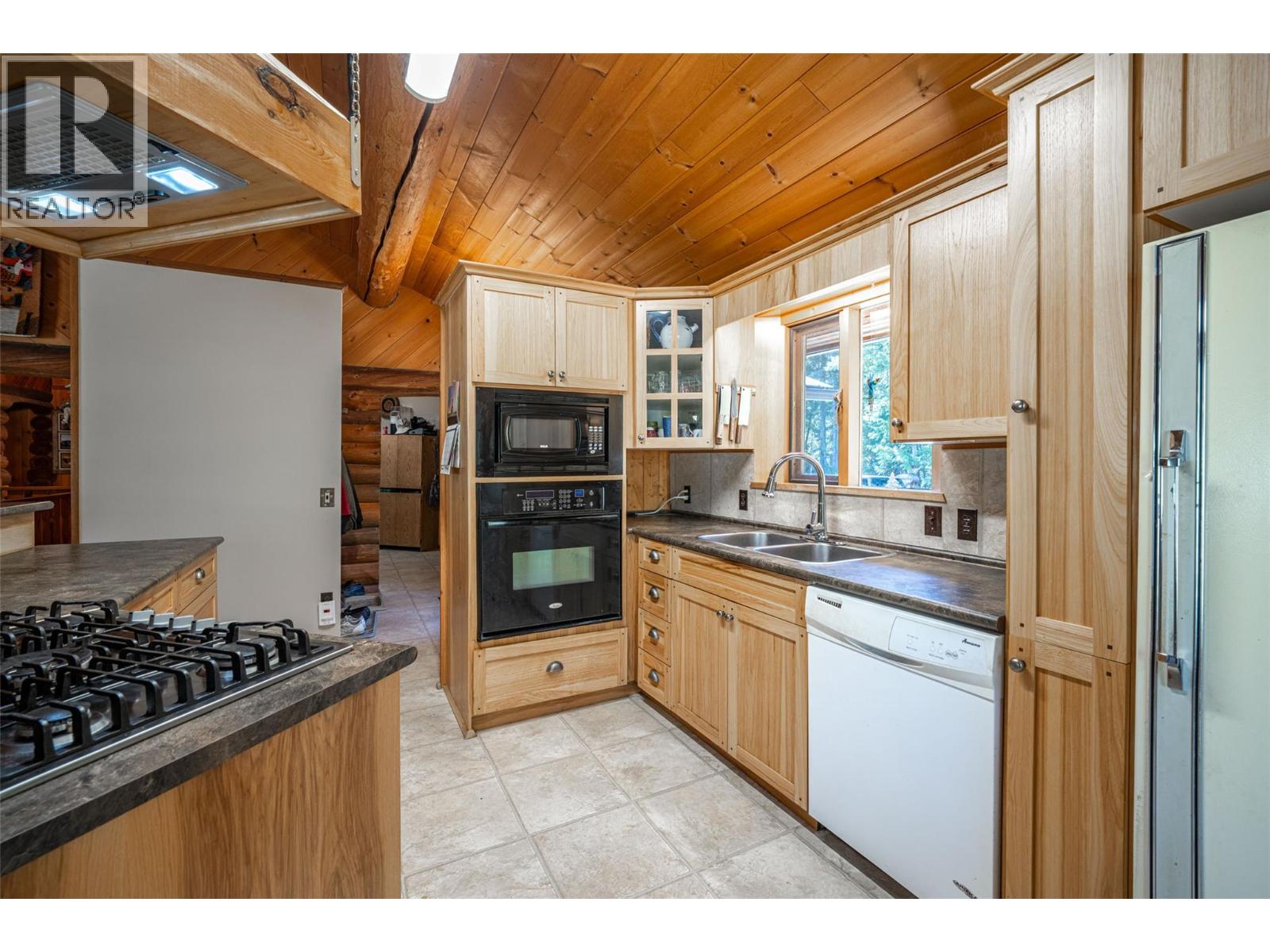 1474 6 Highway, Cherryville