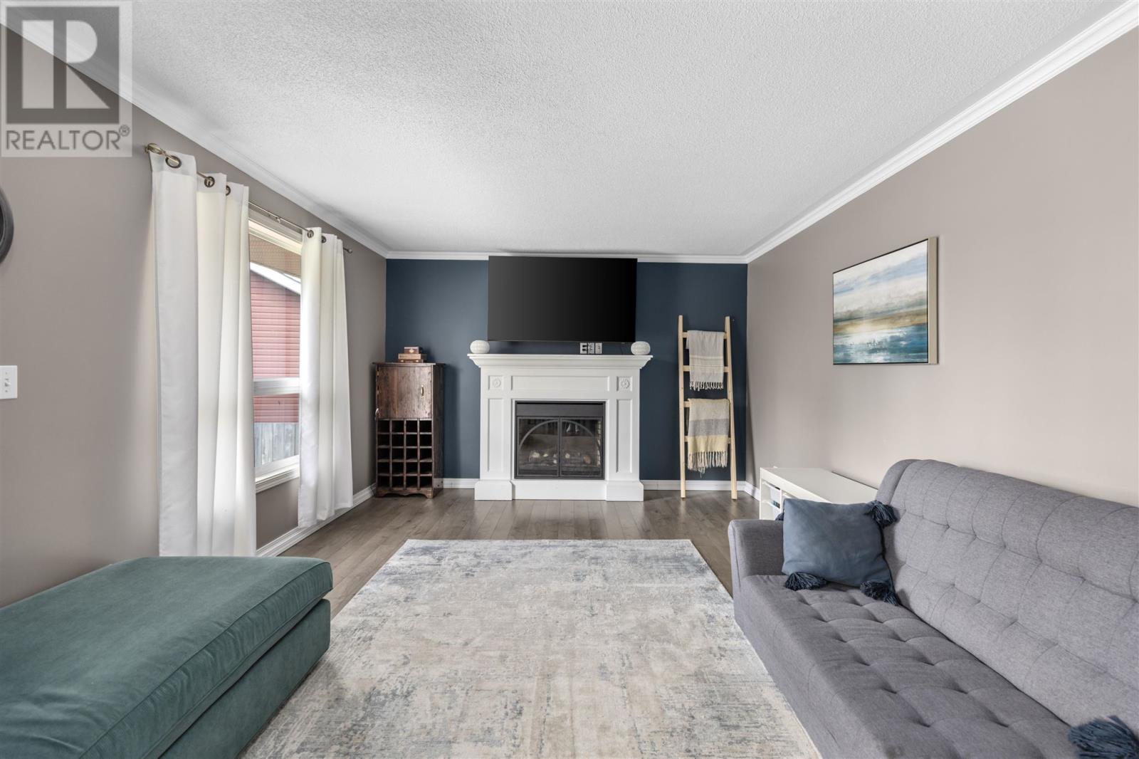 Photo 5 of 2649 Queen St E, Sault Ste Marie ON