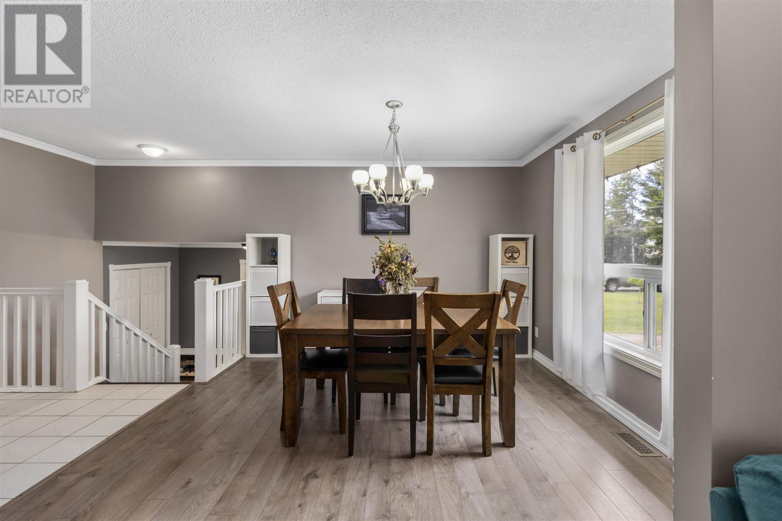 Photo 9 of 2649 Queen St E, Sault Ste Marie ON