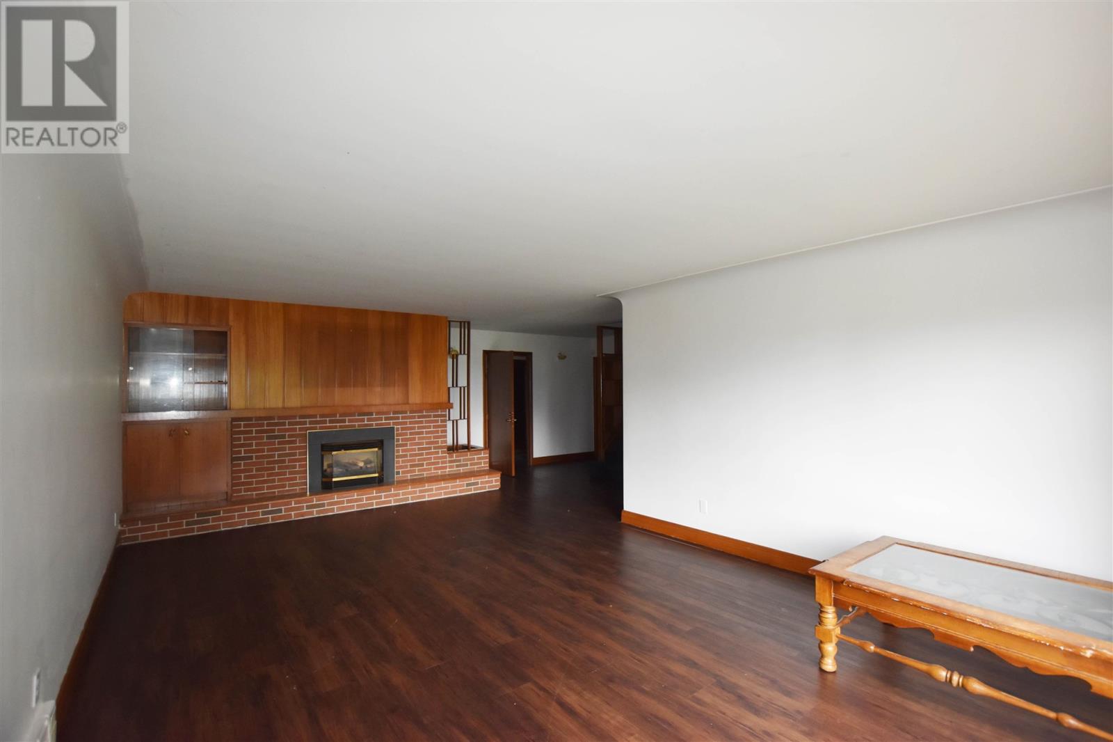 Photo 11 of 1015 Queen St E, Sault Ste Marie ON