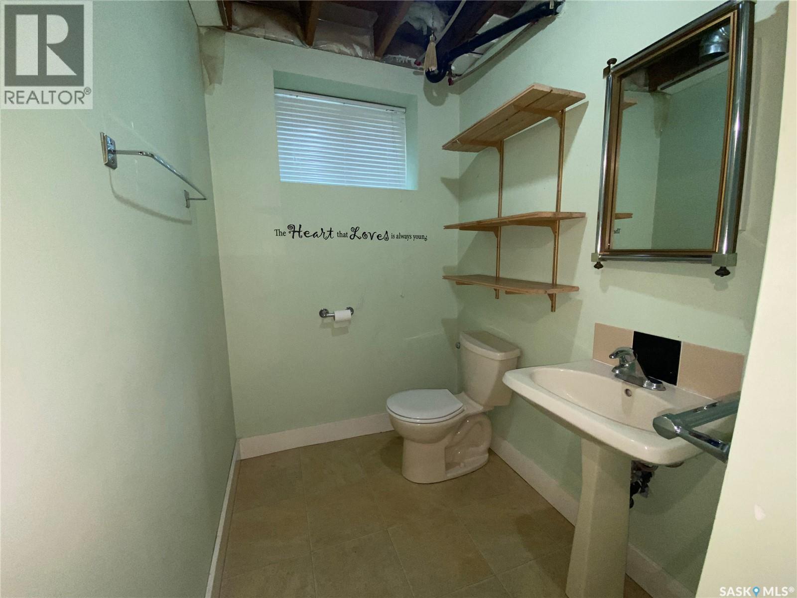 Photo 11 of 460 Wascana Street, Regina SK