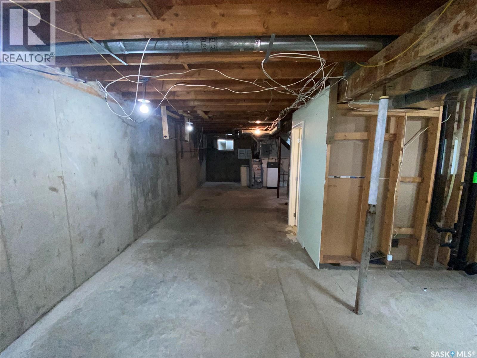 Photo 12 of 460 Wascana Street, Regina SK