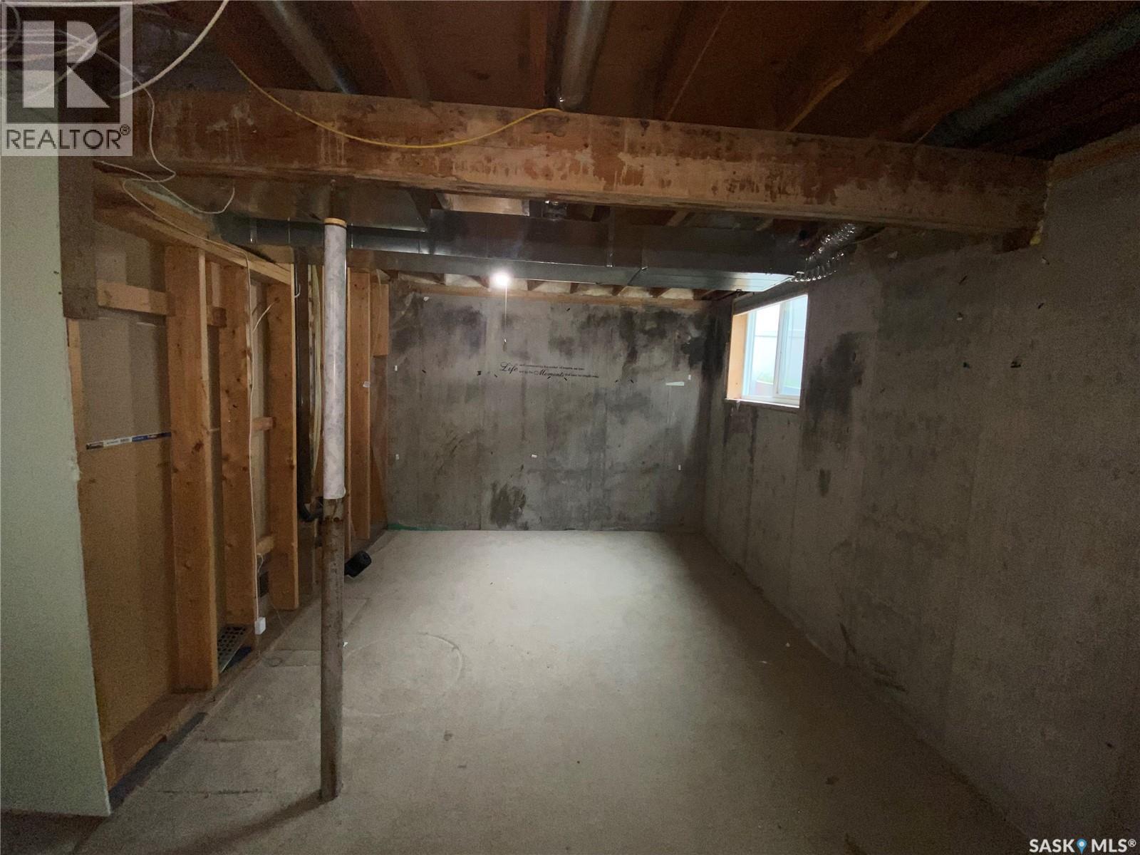 Photo 14 of 460 Wascana Street, Regina SK