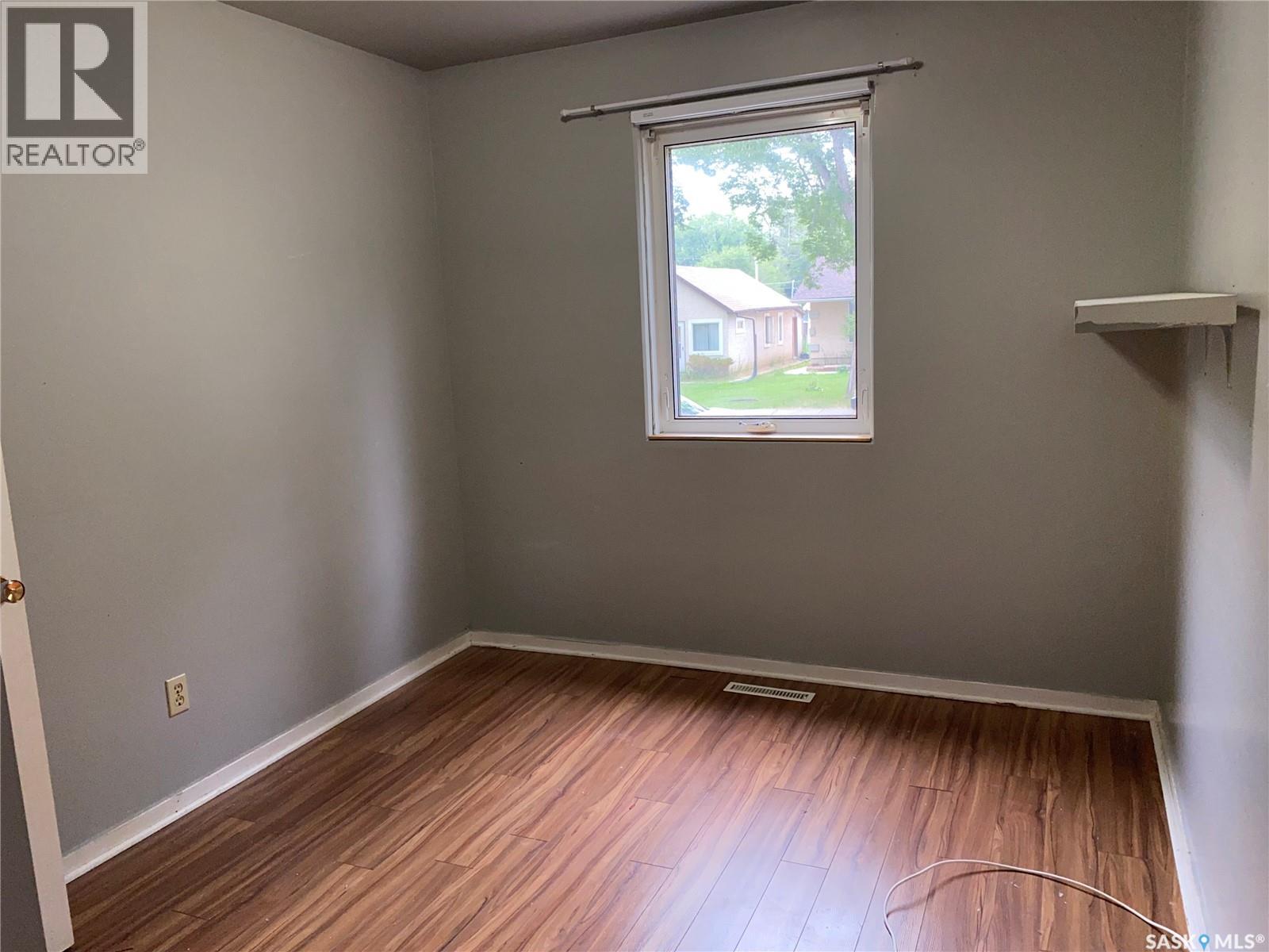 Photo 9 of 460 Wascana Street, Regina SK